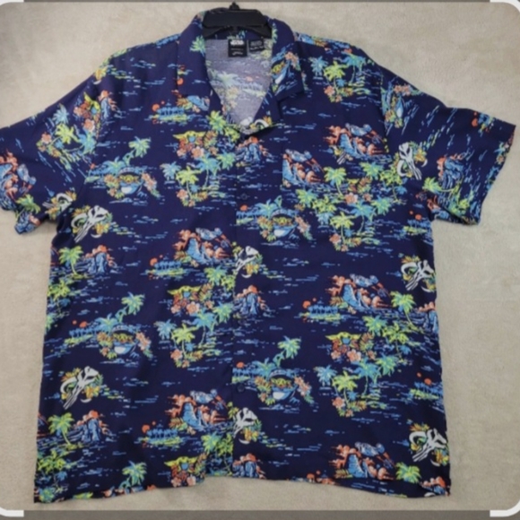 Men's STAR WARS HAWAIIAN SHIRT SIZE XL WITH BABY YODA PRINT - Picture 1 of 5